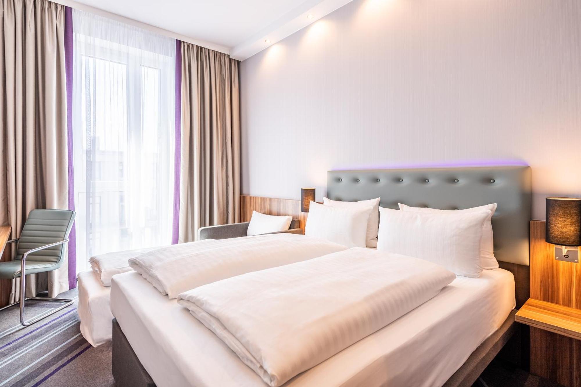 Premier Inn Heidelberg City Centre Екстериор снимка