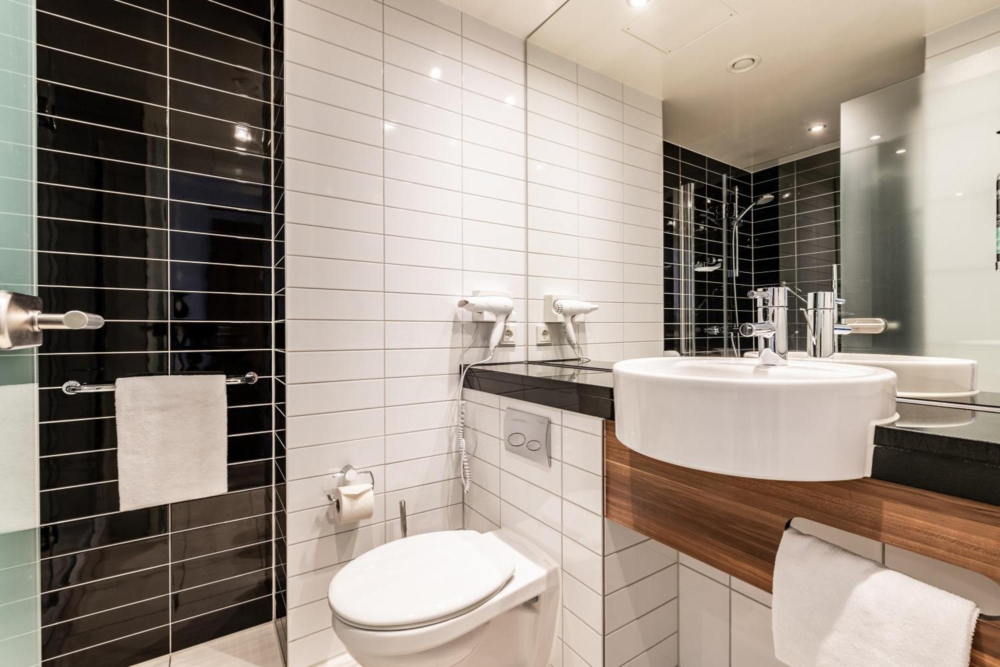 Premier Inn Heidelberg City Centre Екстериор снимка