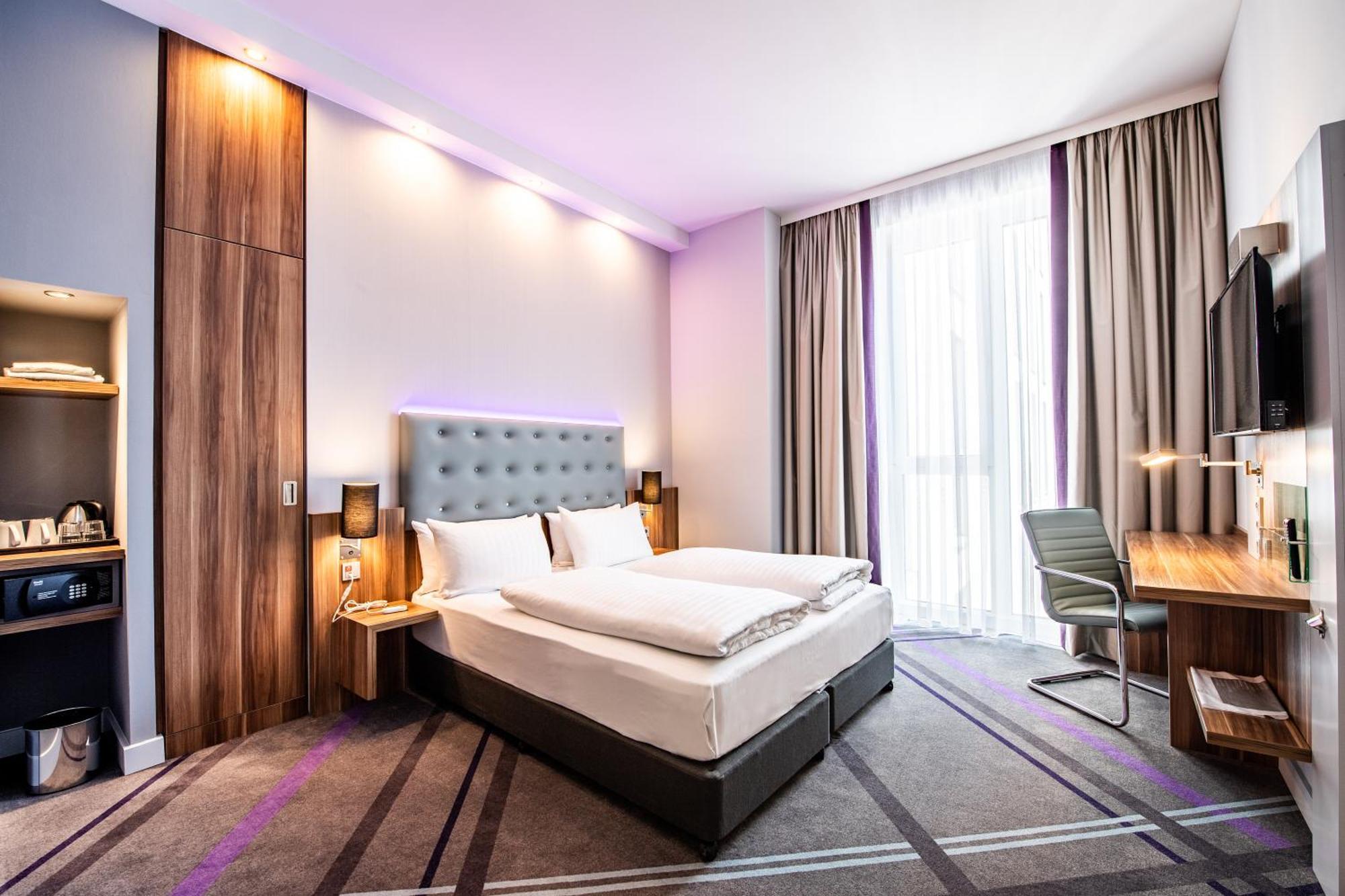 Premier Inn Heidelberg City Centre Екстериор снимка