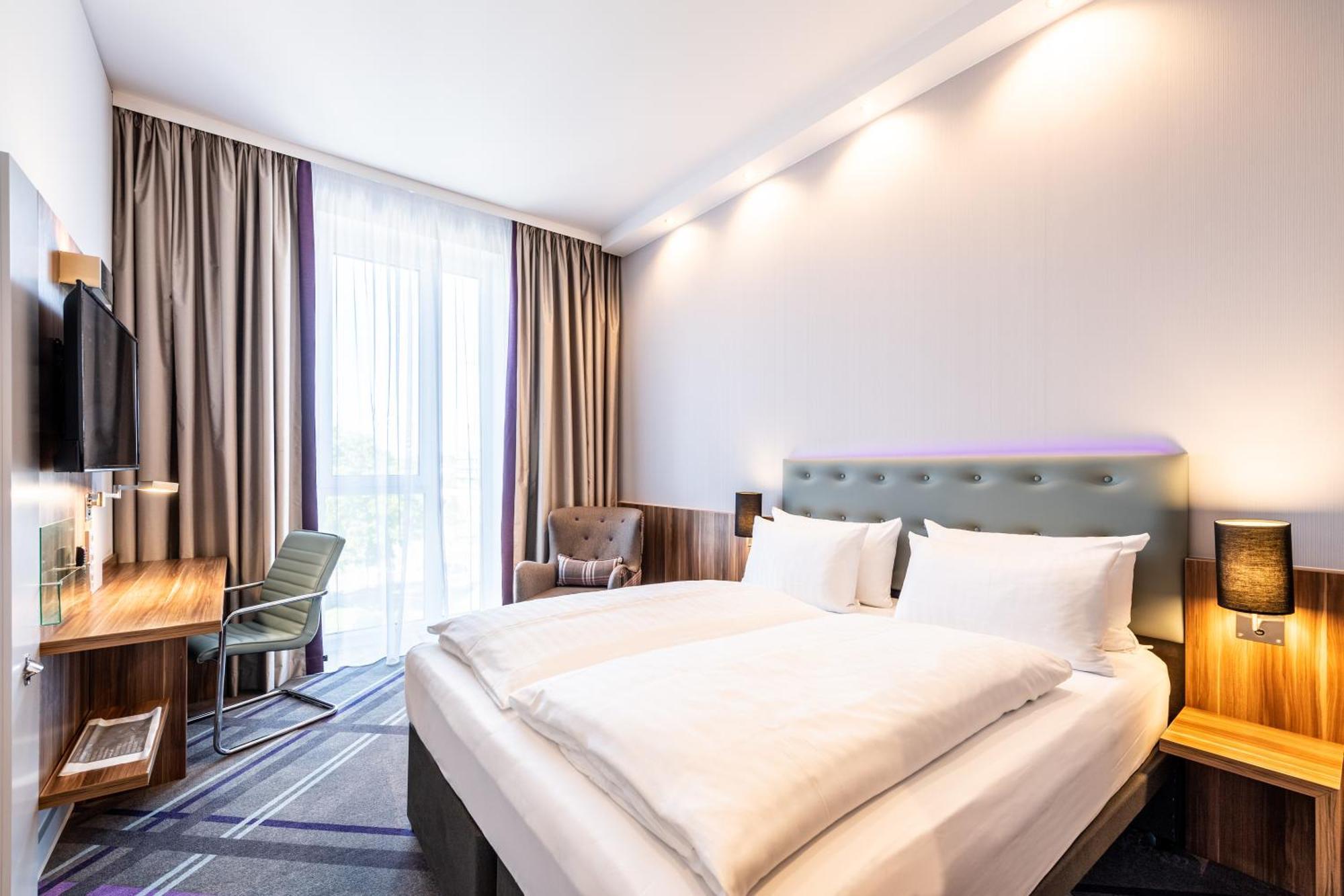 Premier Inn Heidelberg City Centre Екстериор снимка