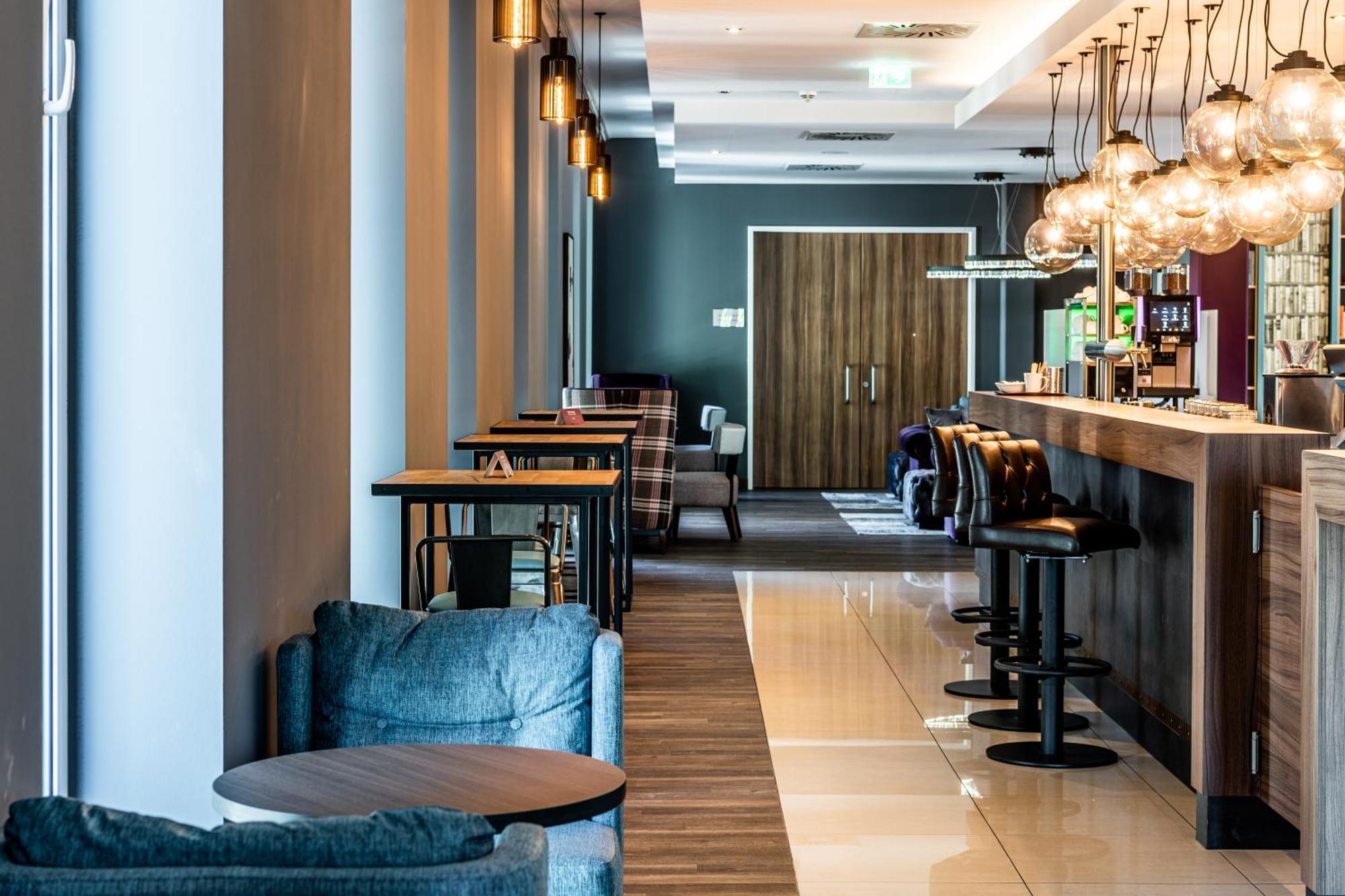 Premier Inn Heidelberg City Centre Екстериор снимка